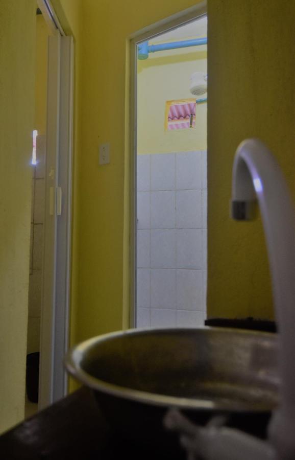 Quinca'S Hostel Ленсойс Екстериор снимка